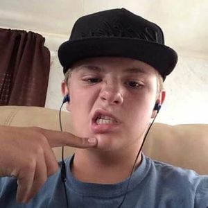 Meet your Posher, Carl